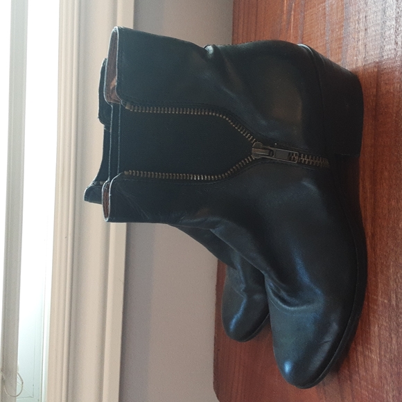 Sam Edelman "Parley" Black Leather Booties with Decorative Zipper | Size 6.5 - Picture 6 of 13